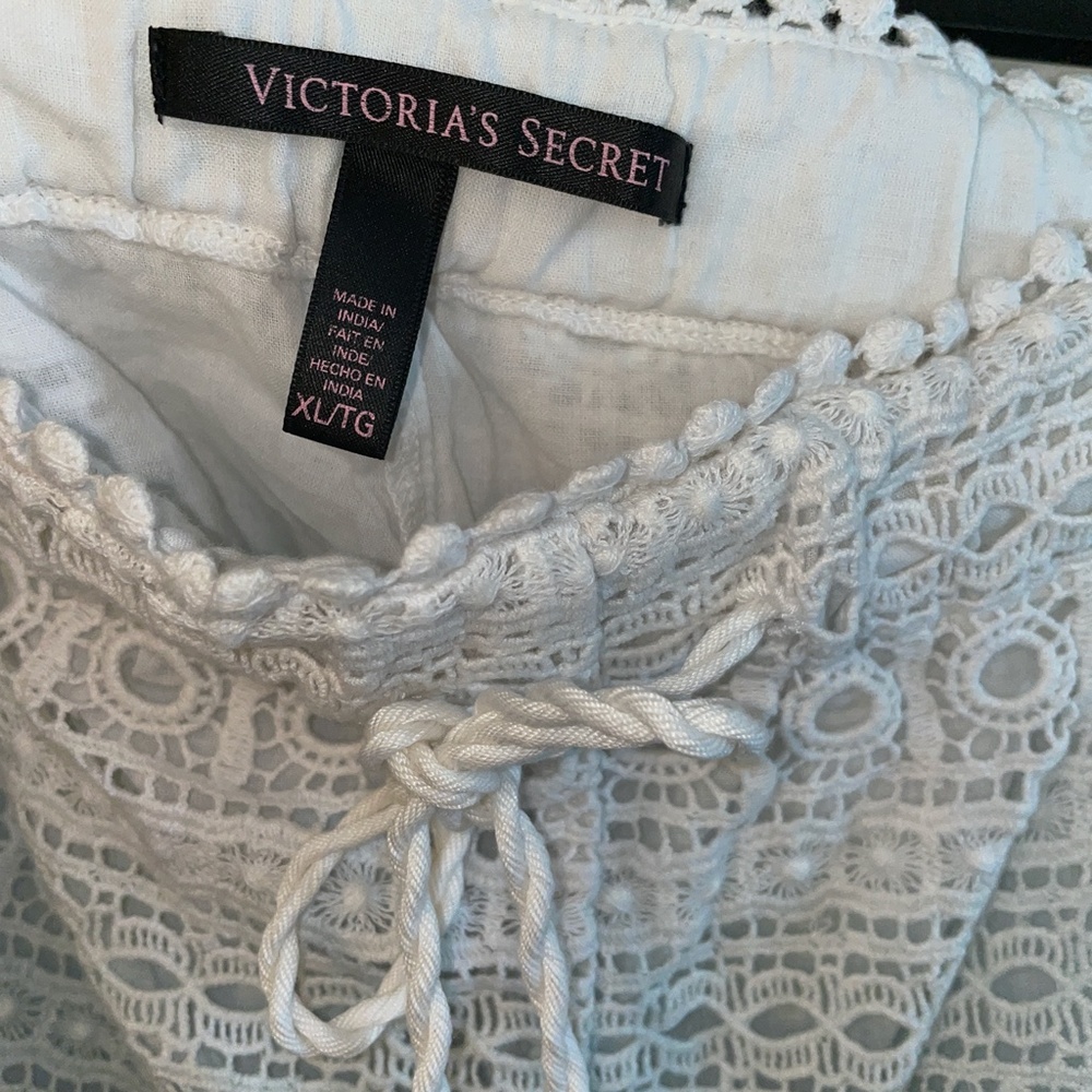 EUC Victoria's Secret Ombre Lined Crochet Shorts - Picture 2 of 6